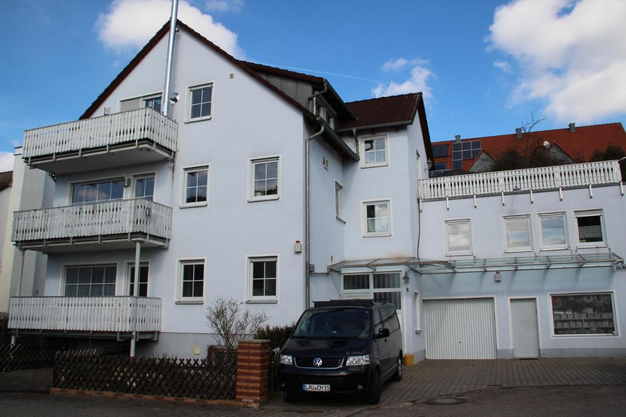 Ferienwohnung Mit 4 Schlafzimmer Fuer 2 Bis 9 Gaeste----Apartment With 4 Bedrooms For 2 To 9 Guests Нюрнберг Екстер'єр фото
